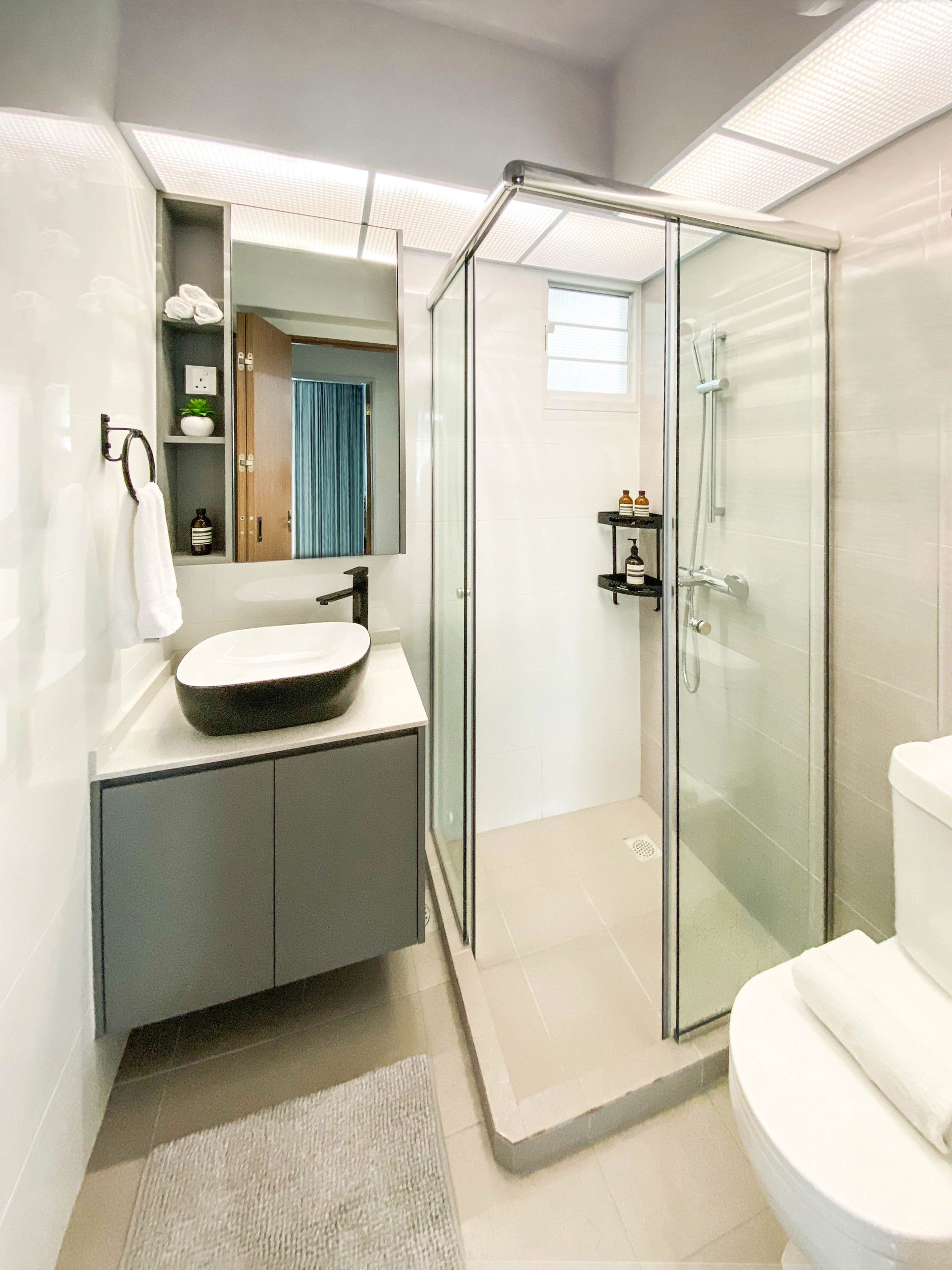 Tampines Greenverge Simple Sleek and Modern Shower Design Ideas