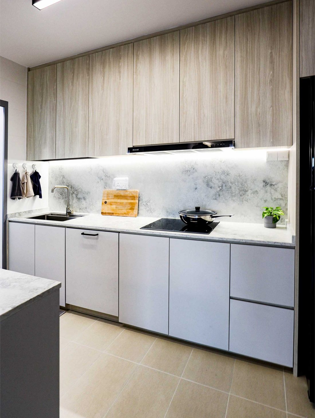 HDB storage kitchen cabinet top and bottom shelves design at Margaret drive and marble backsplash