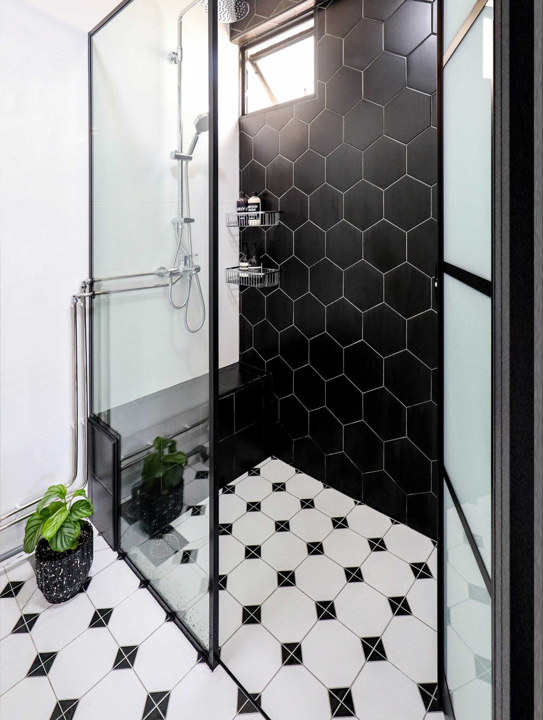 dramatic tile design for bathroom-shower-monochrome-design shu Yun Telok Blangah hdb resale